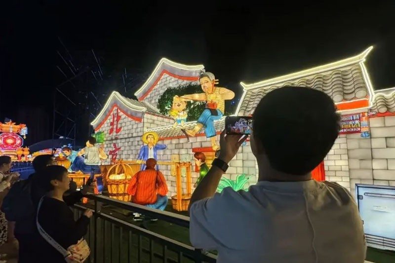 2024北京灯会史无前例 200组灯组惊艳亮相(图8)