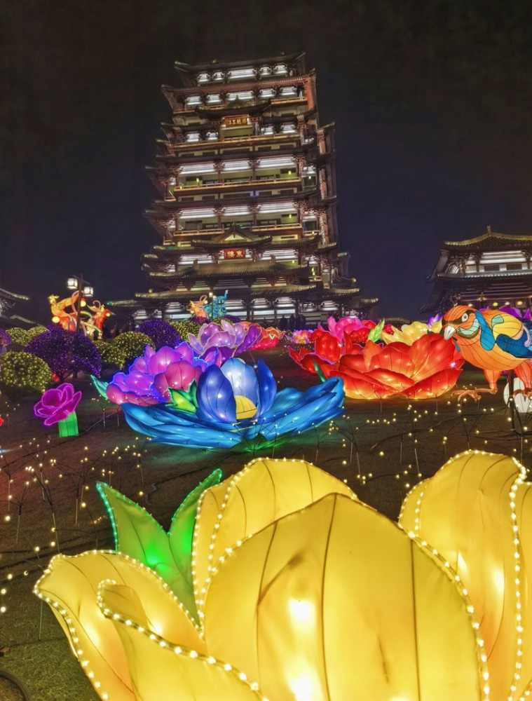 1.jpg 宜宾东楼夜景璀璨 灯光秀点亮城市夜空(图3)