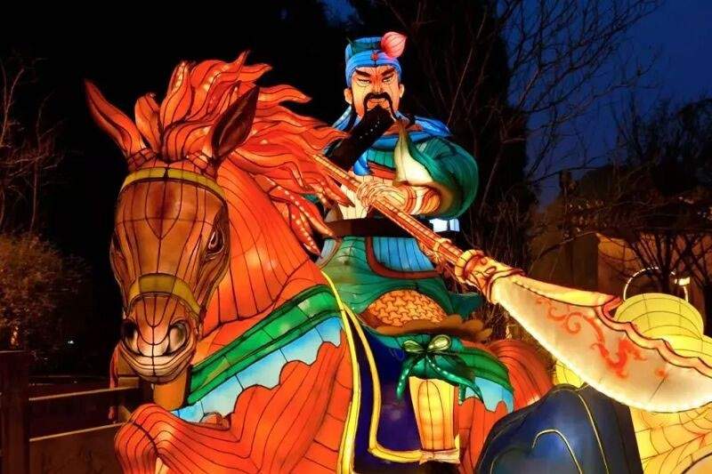 6.jpg 沉浸式三国灯展点亮蓉城,科技与传统融合新体验(图5)