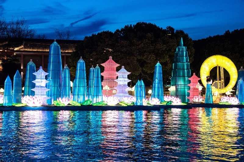 2.jpg 秦淮灯会:千年非遗邂逅现代设计(图3)