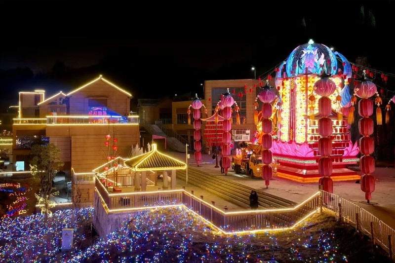 2025广元春节彩灯会精彩纷呈 文化盛宴吸引八方游客(图4)