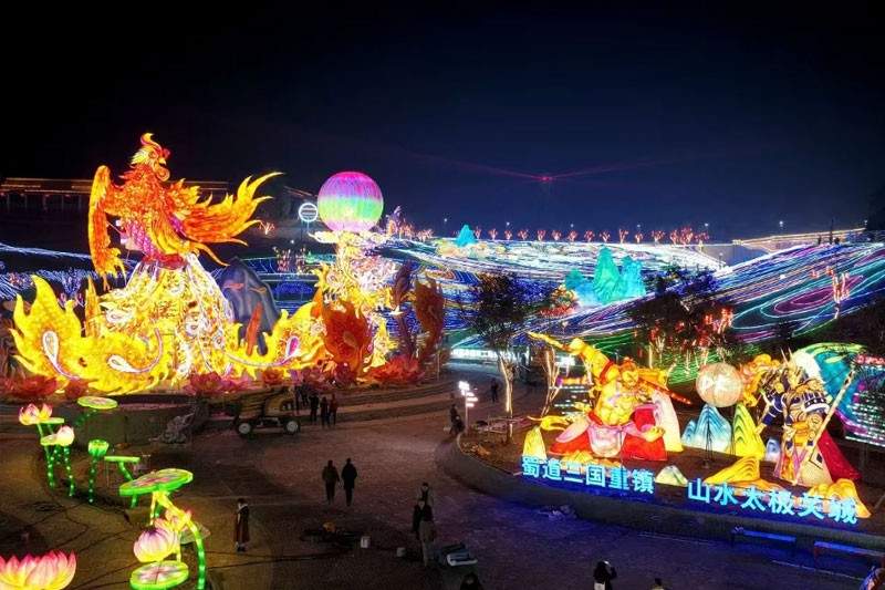 2025广元春节彩灯会精彩纷呈 文化盛宴吸引八方游客(图6)
