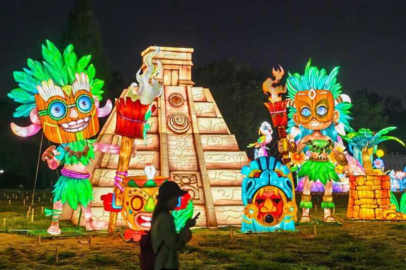 来北京世界公园欣赏光影世界