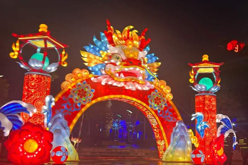 甬江之畔·招宝山下