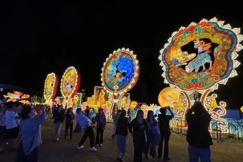 2 北京中秋国庆彩灯游园会盛大开幕,规模创历史新高(图2)