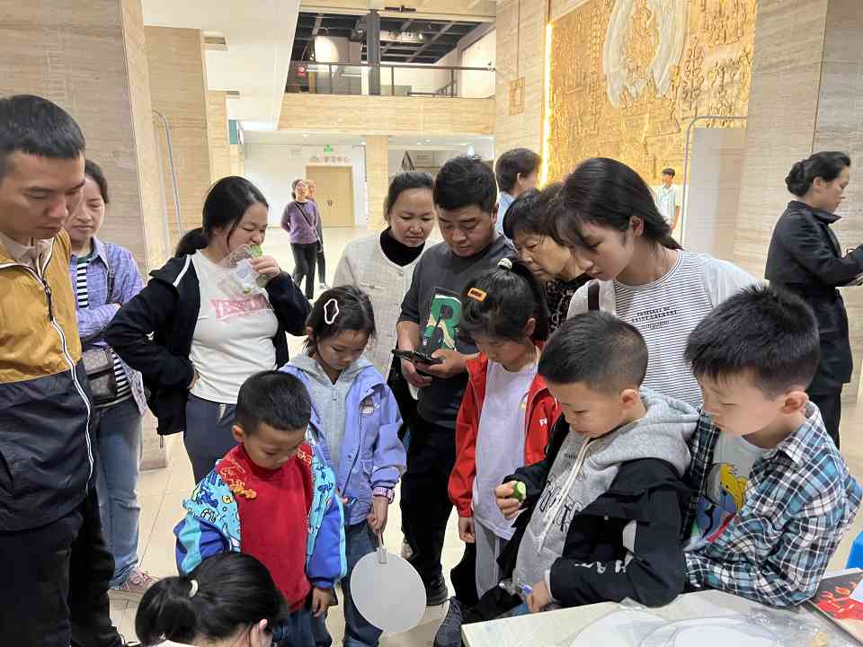 彩灯博物馆五一接待超2.5万人次 文旅活动丰富多彩(图1)