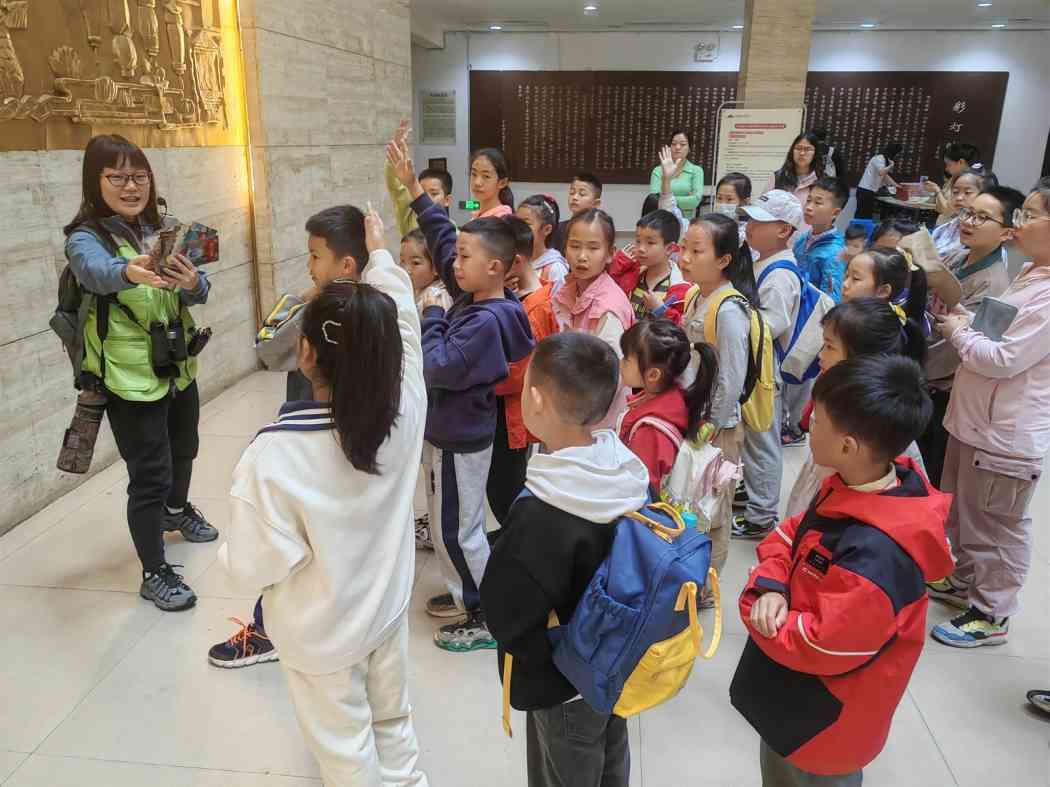 青少年动植物科普探索活动走进彩灯公园 寓教于乐体验自然之美(图4) 青少年动植物科普探索活动走进彩灯公园 寓教于乐体验自然之美(图4)