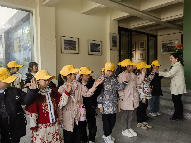 同心护苗 爱助成长 ——中国彩灯博物馆开展元宵节公益活动(图5) 同心护苗 爱助成长 ——中国彩灯博物馆开展元宵节公益活动(图5)