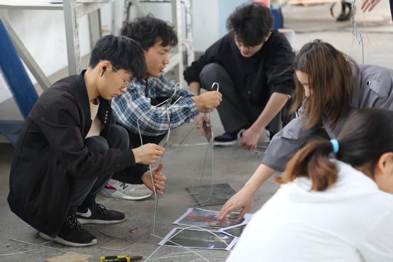 中共自贡市委宣传部编著、中国彩灯博物馆专业团队撰文的《自贡灯会》新书首发！(图8)