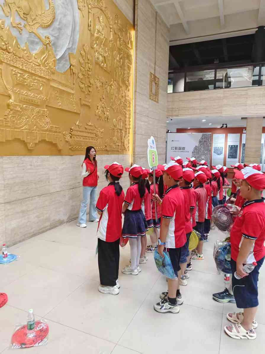 中国彩灯博物馆举行2025年度优秀志愿者颁奖仪式(图2) 中国彩灯博物馆举行2025年度优秀志愿者颁奖仪式(图2)
