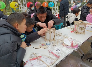 灯文化讲座+手工体验:中国彩灯博物馆参加省政协“千年灯火照万家”活动(图3) 灯文化讲座+手工体验:中国彩灯博物馆参加省政协“千年灯火照万家”活动(图3)