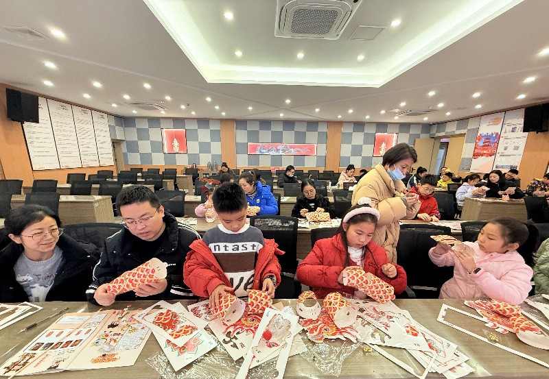 2026年开门红! 灯博元旦小长假接待游客超2万人次!(图3) 2026年开门红! 灯博元旦小长假接待游客超2万人次!(图3)
