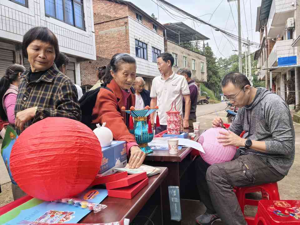 中国彩灯博物馆赴富顺县李桥镇高滩村开展驻村帮扶工作调研(图5) 中国彩灯博物馆赴富顺县李桥镇高滩村开展驻村帮扶工作调研(图5)