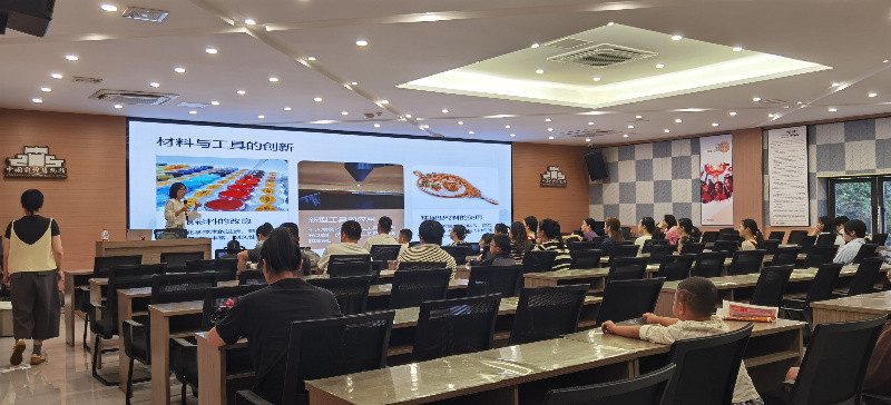 五星红，秋意浓——中国彩灯博物馆 “双节”人气拉满，累计接待游客超9万人次(图17)