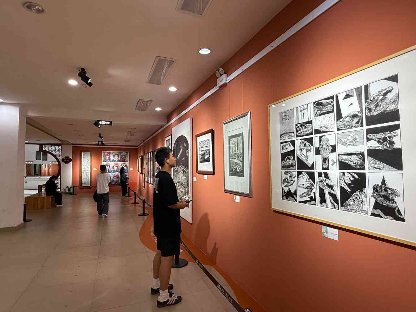 百年美术,“画”说自贡 |“静水流深 ——自贡百年美术作品展”今日正式开展(图4) 百年美术,“画”说自贡 |“静水流深 ——自贡百年美术作品展”今日正式开展(图4)