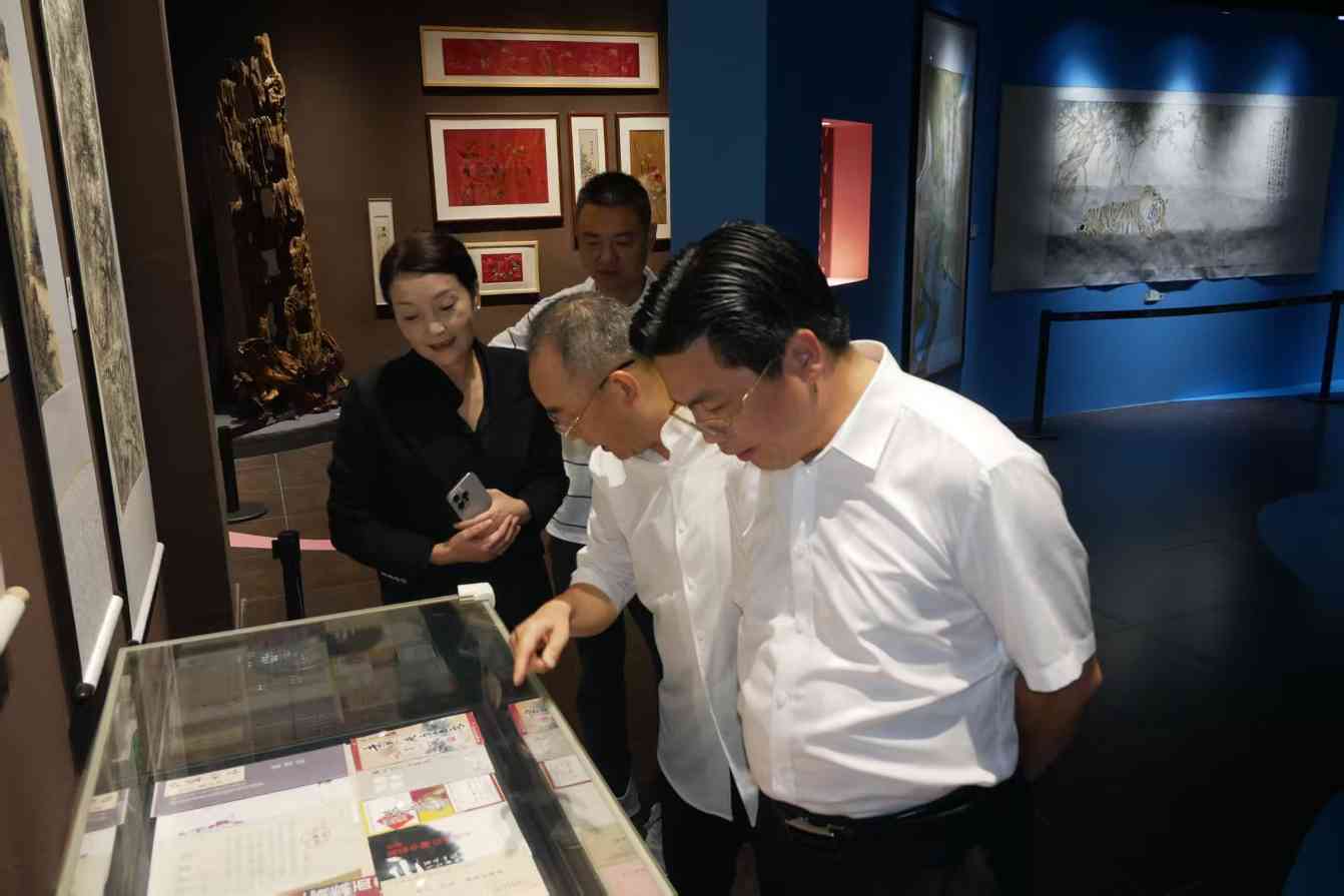 百年美术,“画”说自贡 |“静水流深 ——自贡百年美术作品展”今日正式开展(图6) 百年美术,“画”说自贡 |“静水流深 ——自贡百年美术作品展”今日正式开展(图6)