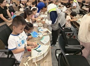 自贡世界地质公园公益研学活动走进中国彩灯博物馆(图3) 自贡世界地质公园公益研学活动走进中国彩灯博物馆(图3)
