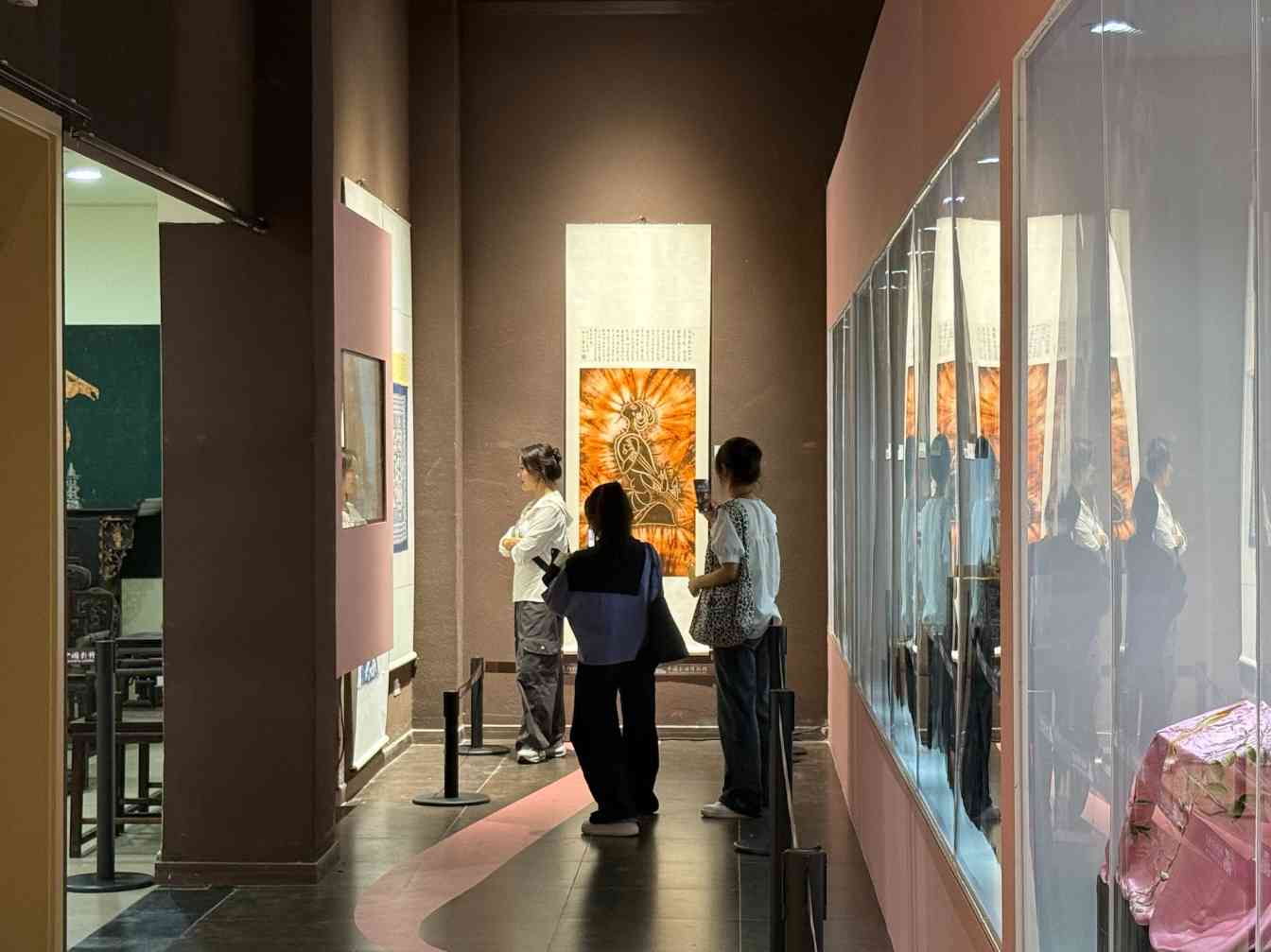 百年美术,“画”说自贡 |“静水流深 ——自贡百年美术作品展”今日正式开展(图10) 百年美术,“画”说自贡 |“静水流深 ——自贡百年美术作品展”今日正式开展(图10)