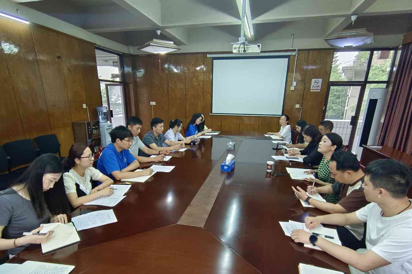 擦亮青春底色，汇聚实干力量 ——中国彩灯博物馆召开青年干部座谈会(图1)