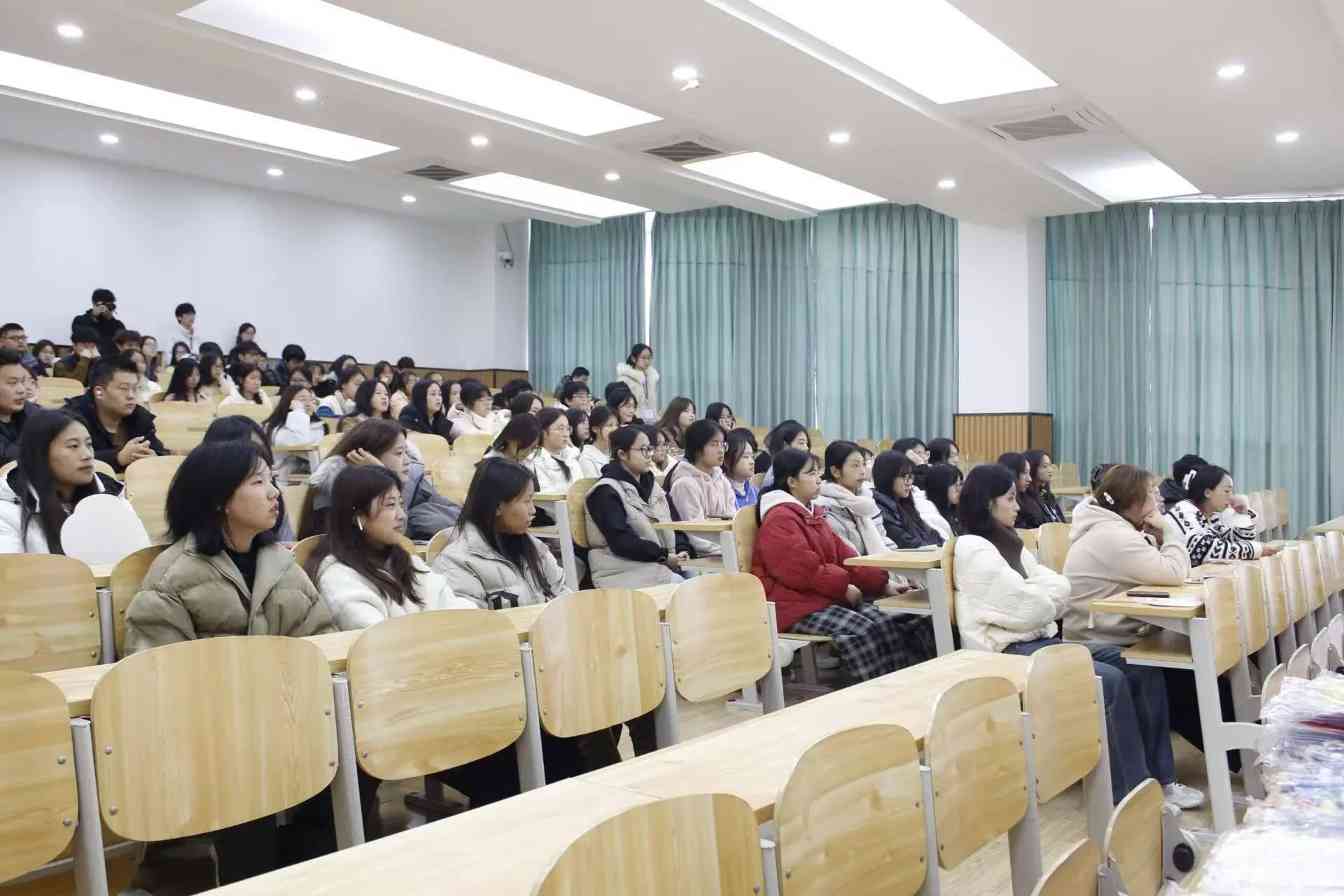 “灯城有爱,与光同行”——中灯博 “流动博物馆”走进四川卫生康复职业学院(图2) “灯城有爱,与光同行”——中灯博 “流动博物馆”走进四川卫生康复职业学院(图2)