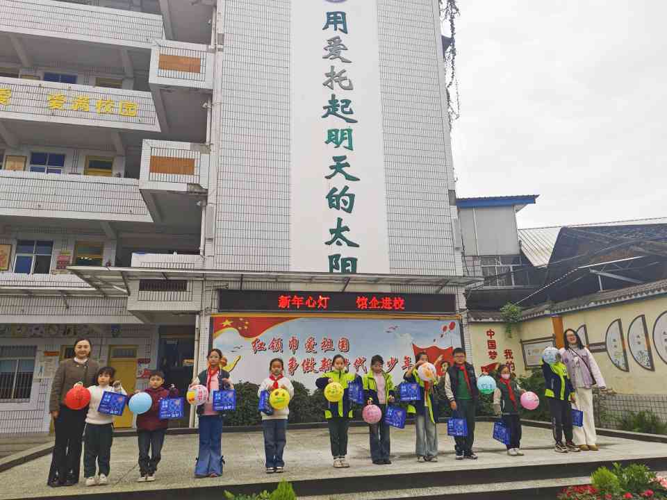 彩灯文化传播进校园 非遗传承激发青少年热情(图3)