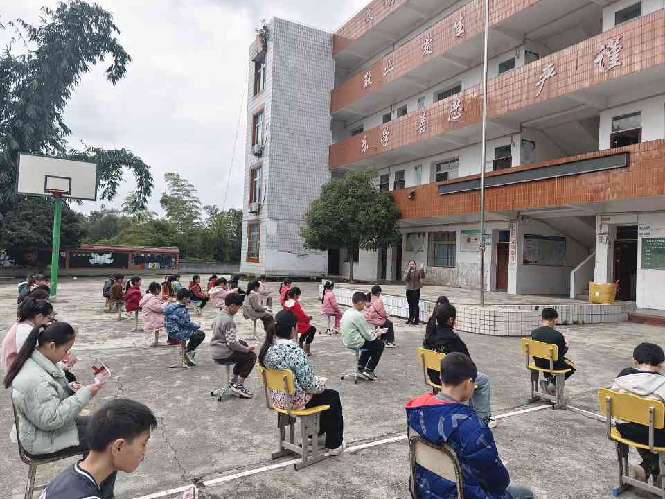 彩灯文化传播进校园 非遗传承激发青少年热情(图5)