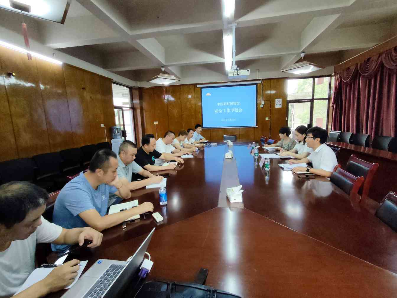 中国彩灯博物馆全面开展安全生产隐患排查整治(图1)