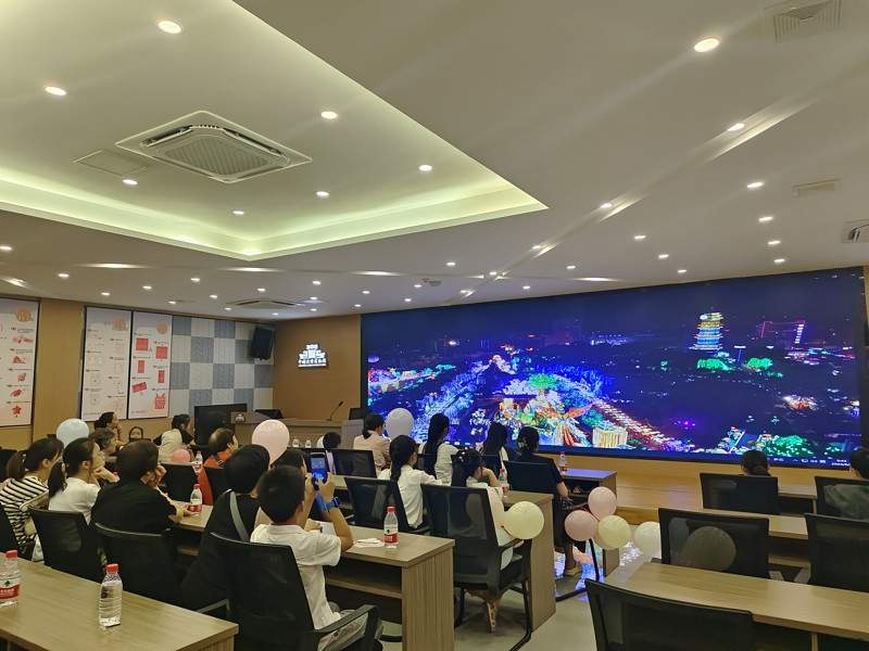 儿童节非遗探秘：自贡彩灯点亮童心(图3)