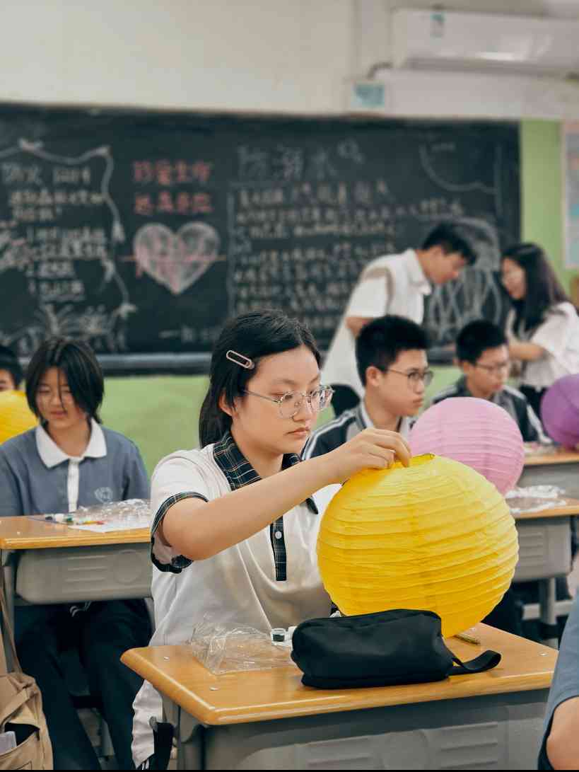 自贡四中开展彩灯非遗文化校园体验活动(图2)