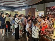 亲子家庭共探非遗彩灯工艺 馆际融合传承地方文化(图4)