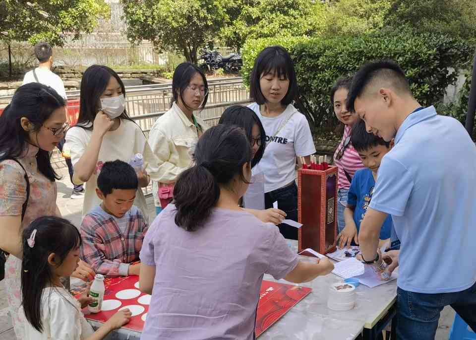 彩灯博物馆五一亮点：文旅活动与安全举措交相辉映(图2)