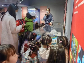 幼童探寻非遗文化 二十四节气灯会研学活动引发关注(图5)