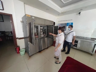 国庆彩灯文旅盛宴：安全防控与惠民活动并行(图2)