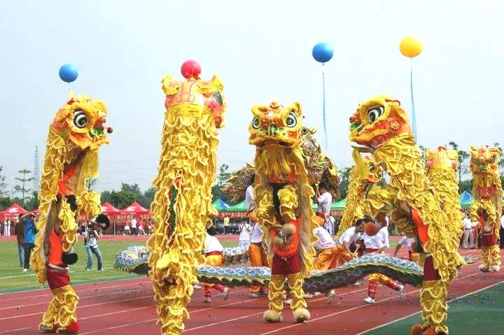 贵州兴义高台狮灯舞:非遗传承的惊险杂技艺术(图1) 贵州兴义高台狮灯舞:非遗传承的惊险杂技艺术(图1)