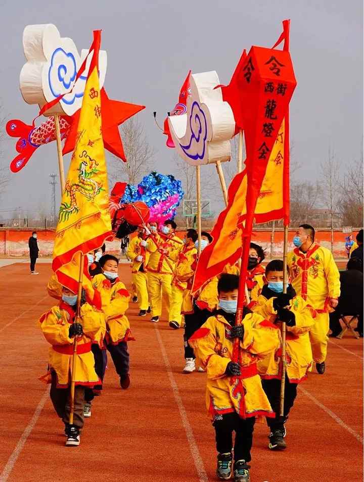 中国传统民俗曲周龙灯:非遗技艺与舞蹈的独特魅力(图7) 中国传统民俗曲周龙灯:非遗技艺与舞蹈的独特魅力(图7)