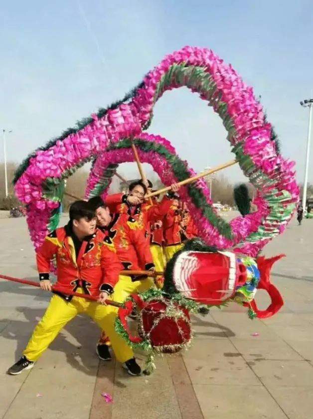 中国传统民俗曲周龙灯:非遗技艺与舞蹈的独特魅力(图8) 中国传统民俗曲周龙灯:非遗技艺与舞蹈的独特魅力(图8)