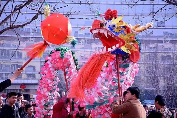 中国传统民俗曲周龙灯:非遗技艺与舞蹈的独特魅力(图3) 中国传统民俗曲周龙灯:非遗技艺与舞蹈的独特魅力(图3)