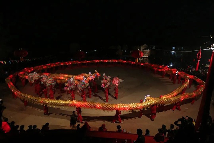 武龙灯:武术舞龙融合传统舞蹈的魅力与传承(图4) 武龙灯:武术舞龙融合传统舞蹈的魅力与传承(图4)