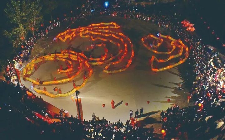 武龙灯:武术舞龙融合传统舞蹈的魅力与传承(图2) 武龙灯:武术舞龙融合传统舞蹈的魅力与传承(图2)