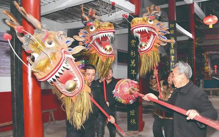 武龙灯:武术舞龙融合传统舞蹈的魅力与传承(图8) 武龙灯:武术舞龙融合传统舞蹈的魅力与传承(图8)