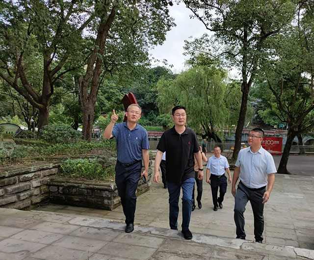 曾洪扬调研革命文物保护与城市发展治理(图4)