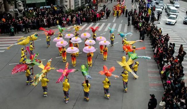 青田百鸟灯舞:千年传承的民俗艺术与文化韵味(图3) 青田百鸟灯舞:千年传承的民俗艺术与文化韵味(图3)