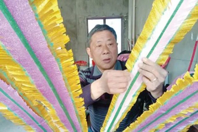 楚人图腾凤凰灯舞的历史起源与文化传承价值(图5) 楚人图腾凤凰灯舞的历史起源与文化传承价值(图5)