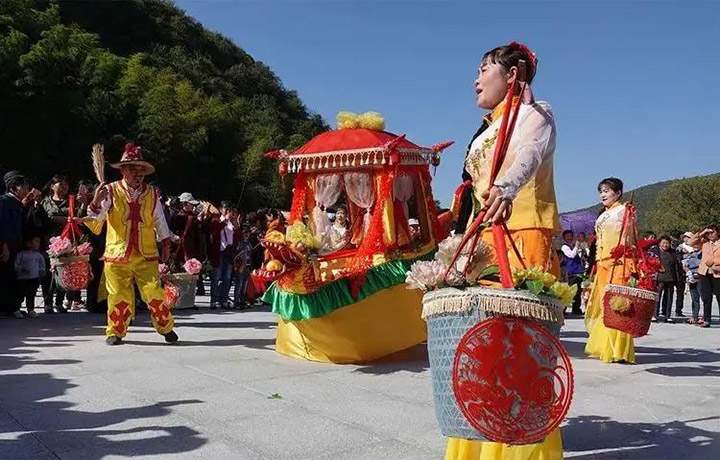 东至花灯舞:非遗技艺与民俗文化的千年交汇(图2) 东至花灯舞:非遗技艺与民俗文化的千年交汇(图2)