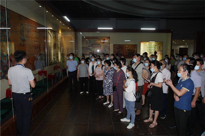 夏至红色教育创新形式,彩灯博物馆开展多元主题党课活动(图3) 夏至红色教育创新形式,彩灯博物馆开展多元主题党课活动(图3)