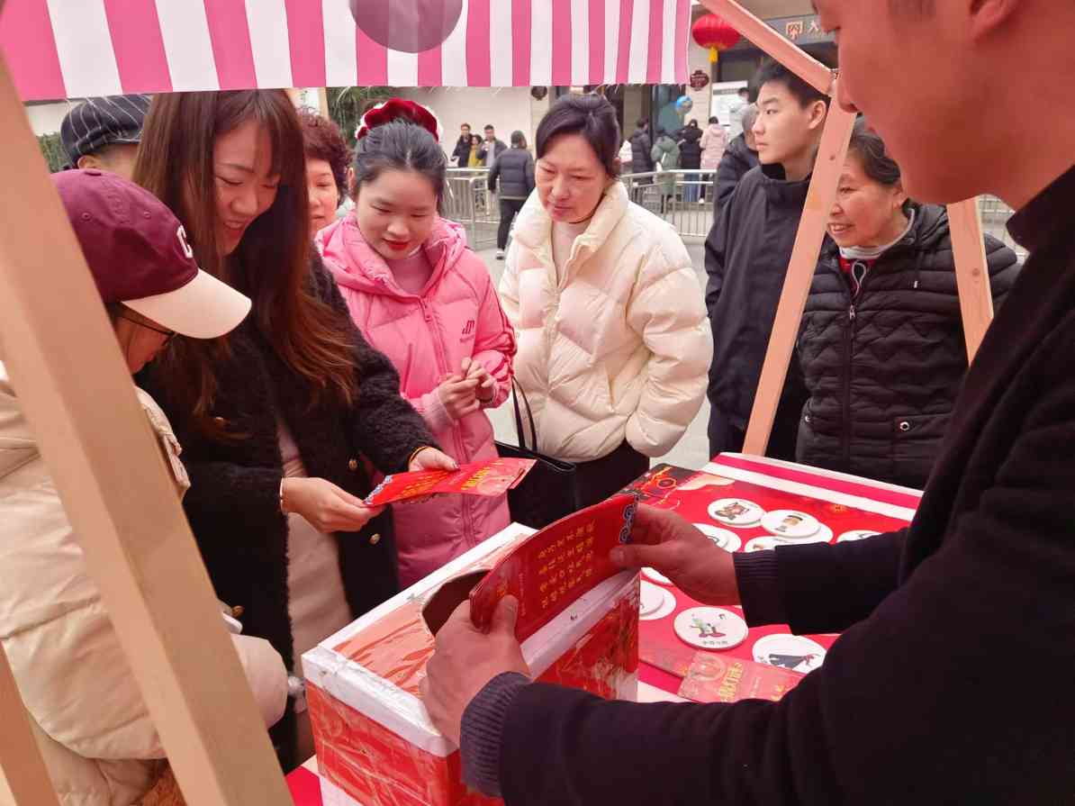 自贡非遗彩灯展谱写新春文化盛宴(图16) 自贡非遗彩灯展谱写新春文化盛宴(图16)