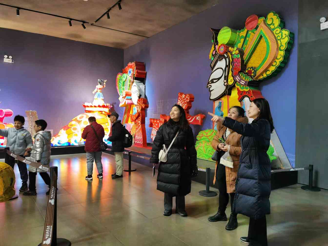 自贡非遗彩灯展谱写新春文化盛宴(图14) 自贡非遗彩灯展谱写新春文化盛宴(图14)