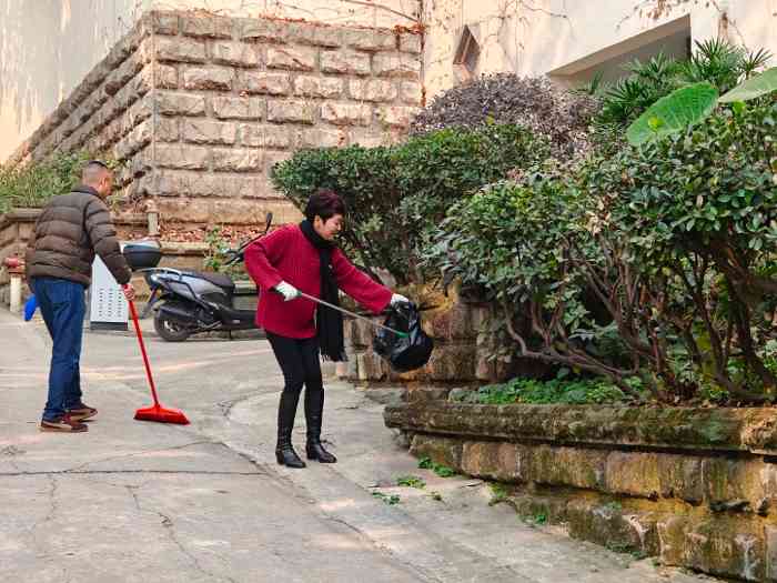 主题教育聚力同行 志愿服务助力文明创建(图4) 主题教育聚力同行 志愿服务助力文明创建(图4)