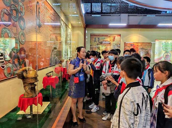 中国彩灯博物馆融合非遗与科普推动文化传播与创新(图14) 中国彩灯博物馆融合非遗与科普推动文化传播与创新(图14)