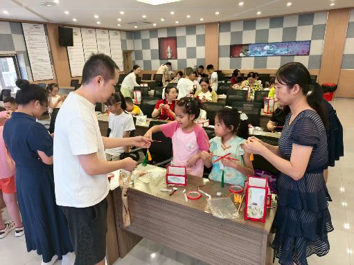 中国彩灯博物馆暑期社教活动完美收官(图3)